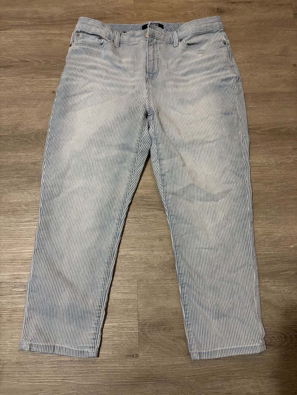 Chaps Denim Blue and White Pin Stripe Mid Rise Capri Jeans Women's Size 12